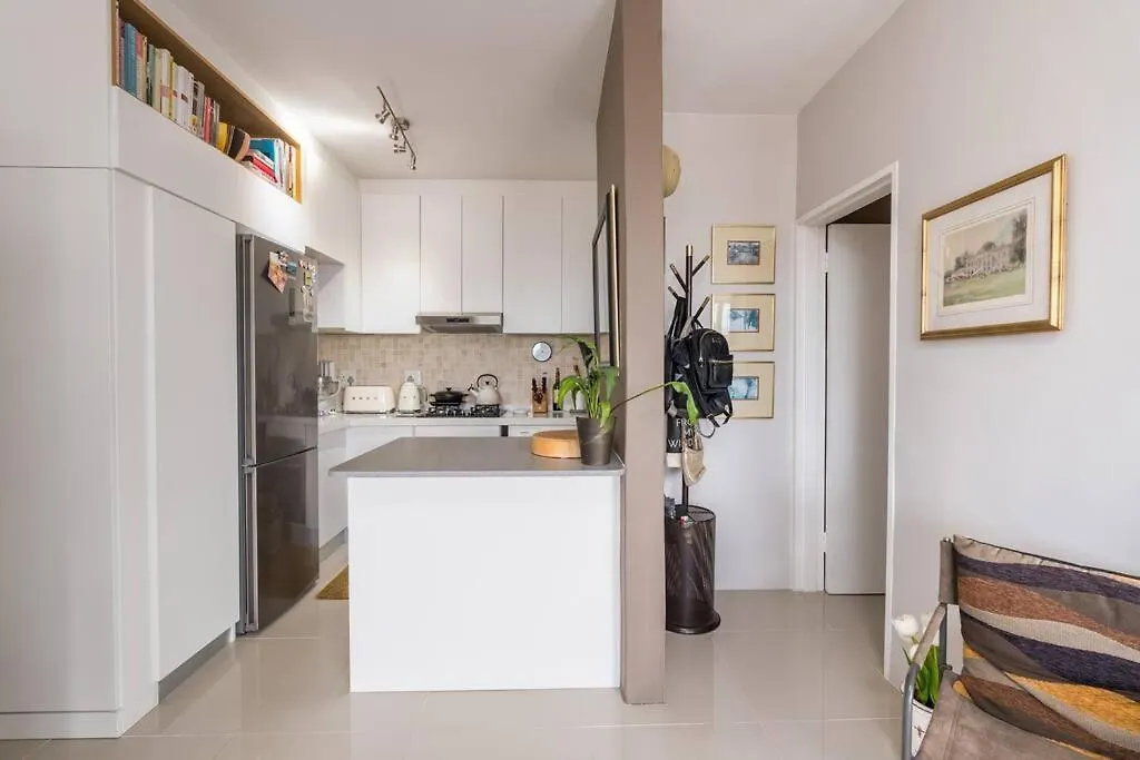 Modern Cozy Apartment In The Heart Of Green Point Cape Town