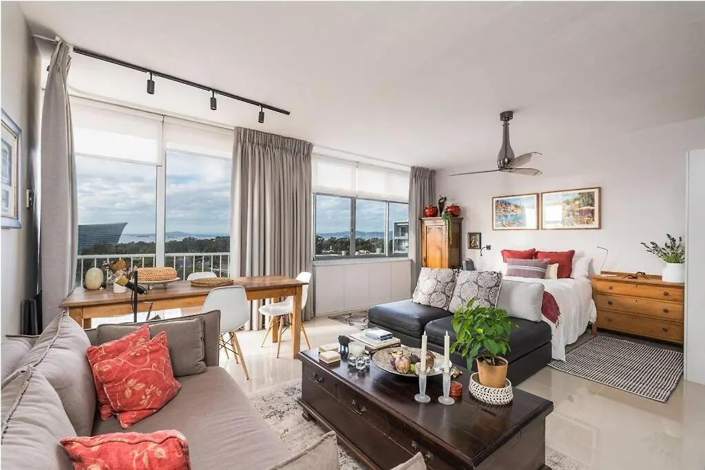 Modern Cozy Apartment In The Heart Of Green Point Cape Town